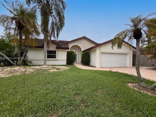 16571 SW 145th Ave , Miami, FL 33177
