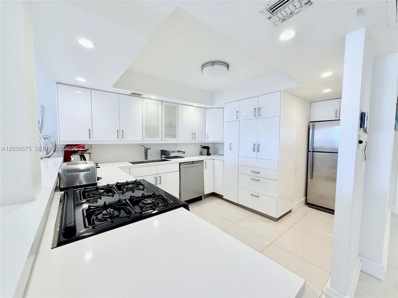 3140 S Ocean Dr, Unit 310, Hallandale Beach, FL 33009 Photo