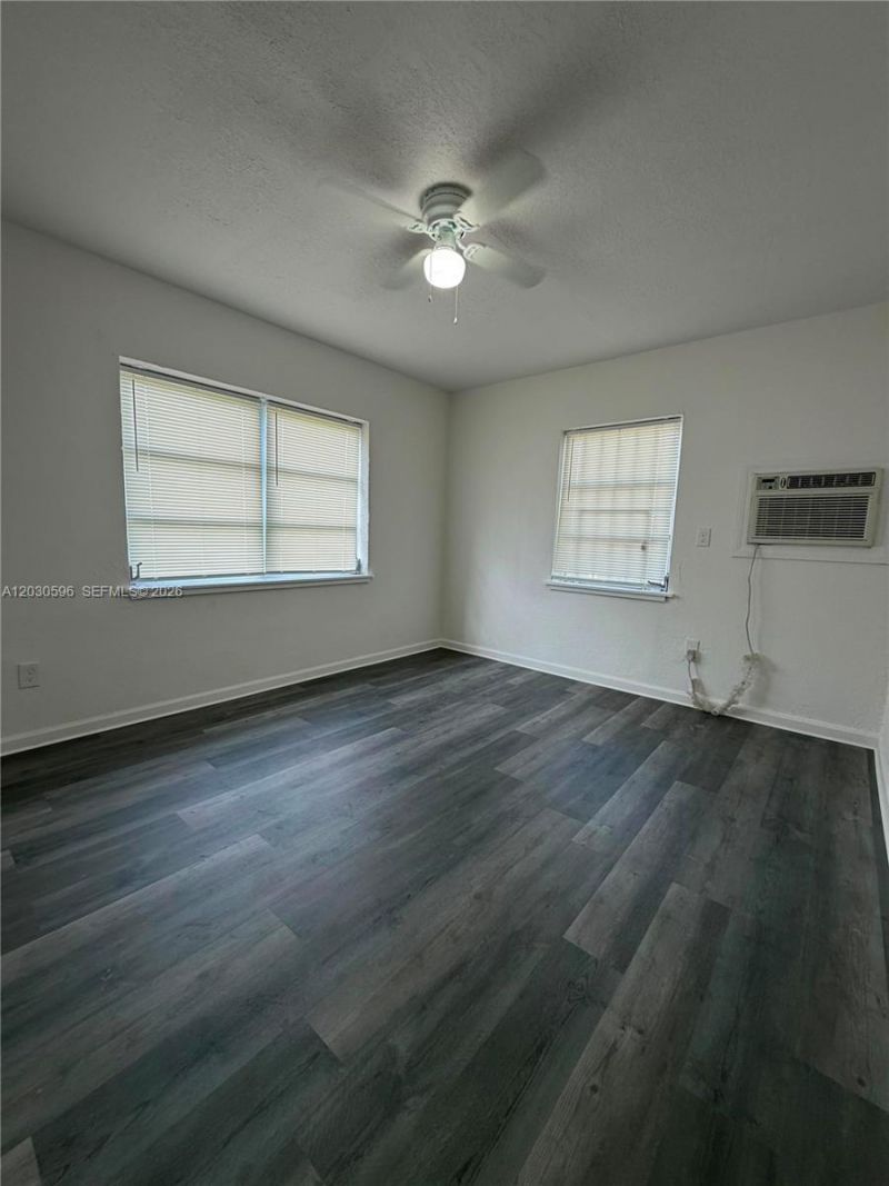 1084 NW 74th St , Miami, FL 33150 Photo