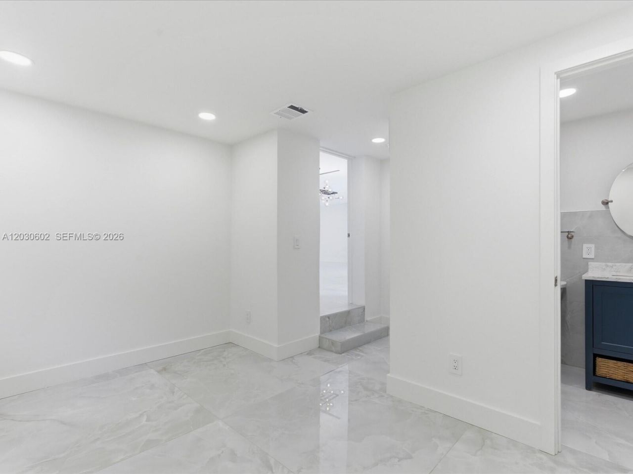 291 E Shore Dr E , Miami, FL 33133 Photo