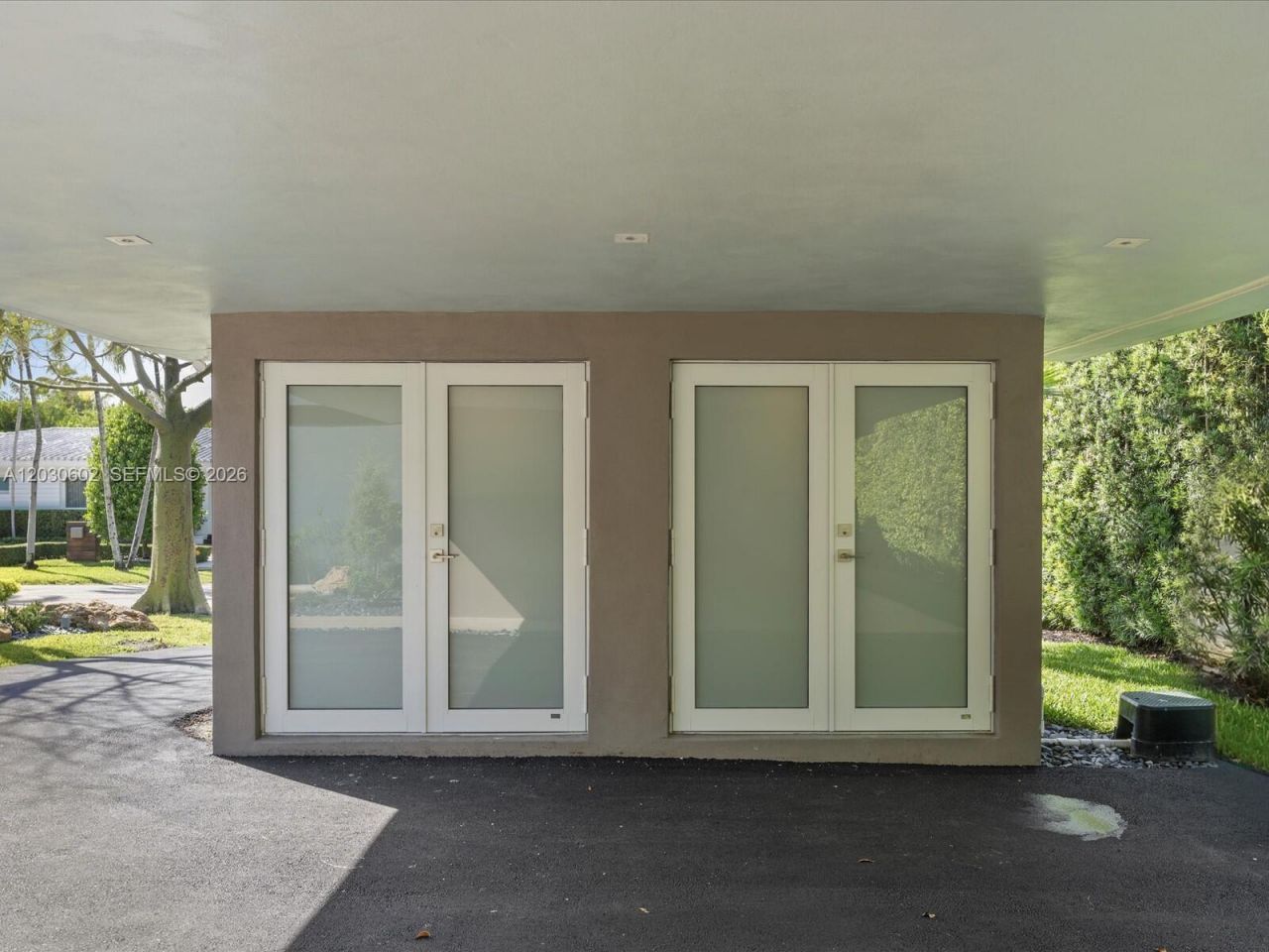 291 E Shore Dr E , Miami, FL 33133 Photo