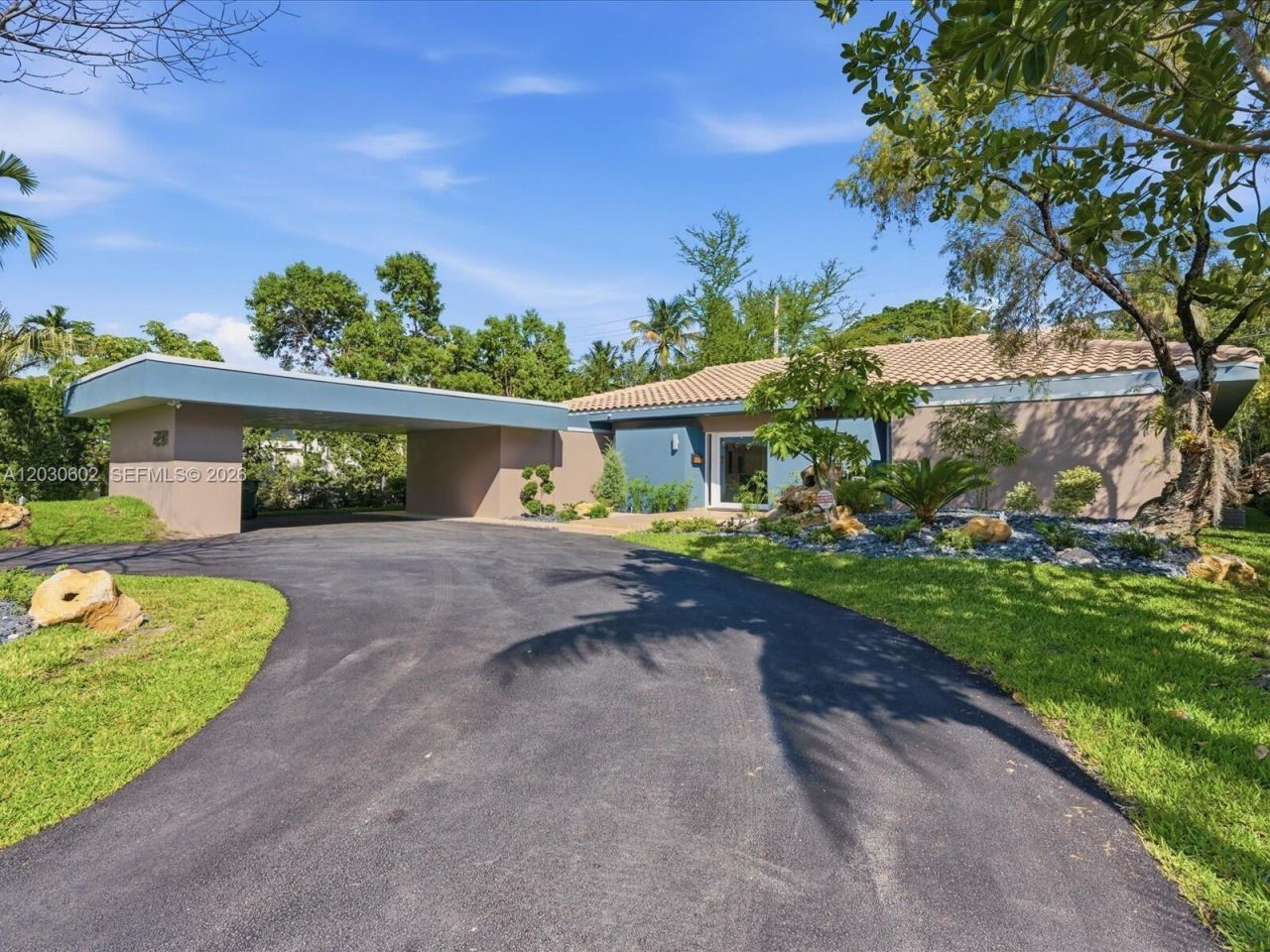 291 E Shore Dr E , Miami, FL 33133 Photo