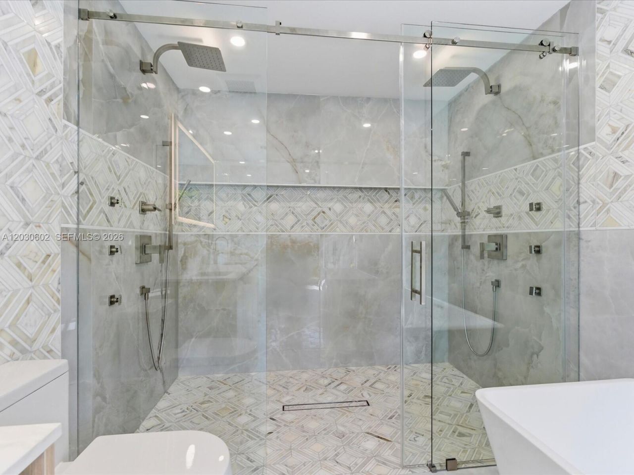 291 E Shore Dr E , Miami, FL 33133 Photo
