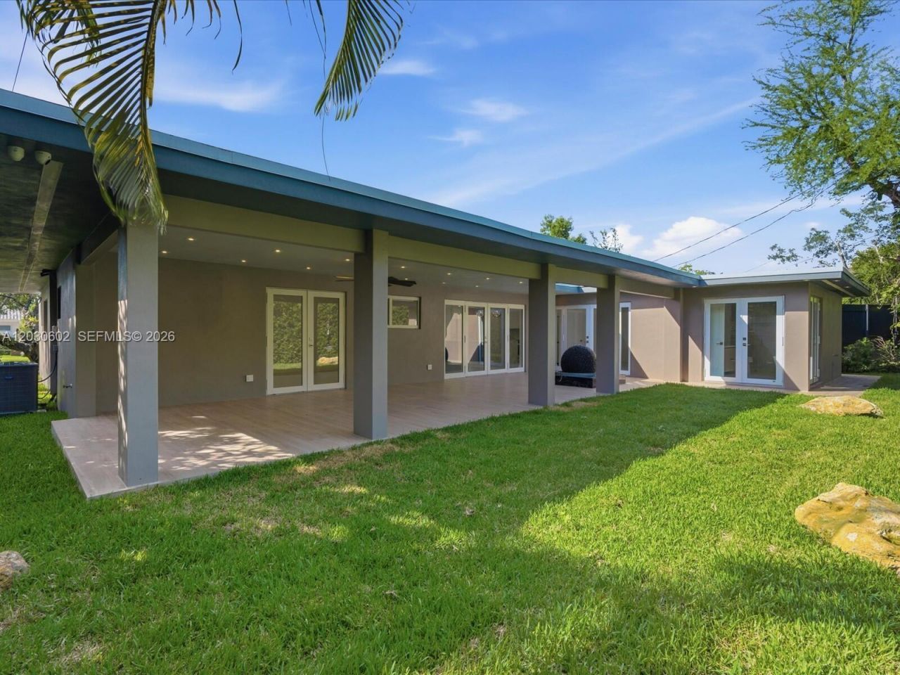 291 E Shore Dr E , Miami, FL 33133 Photo