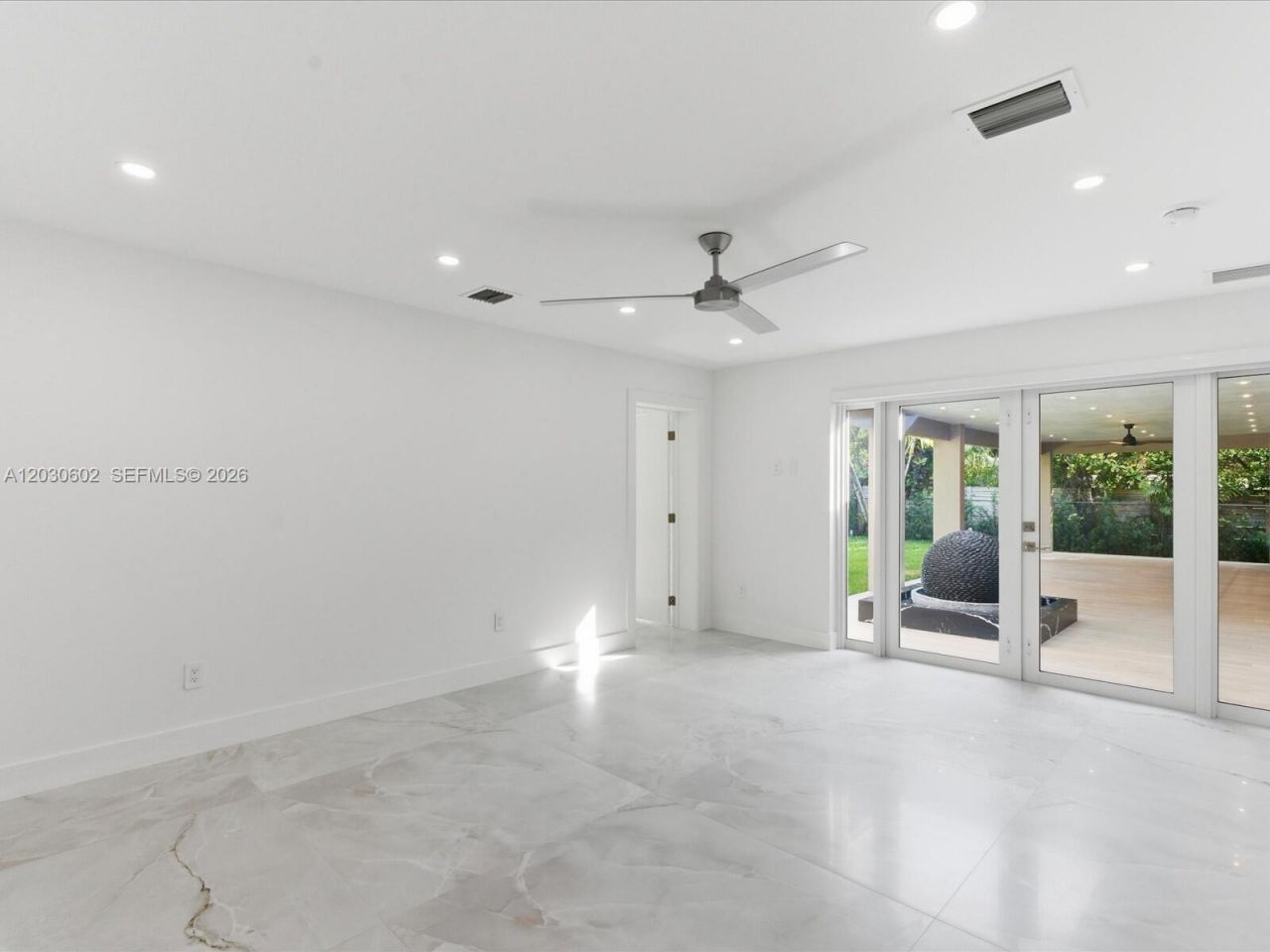 291 E Shore Dr E , Miami, FL 33133 Photo