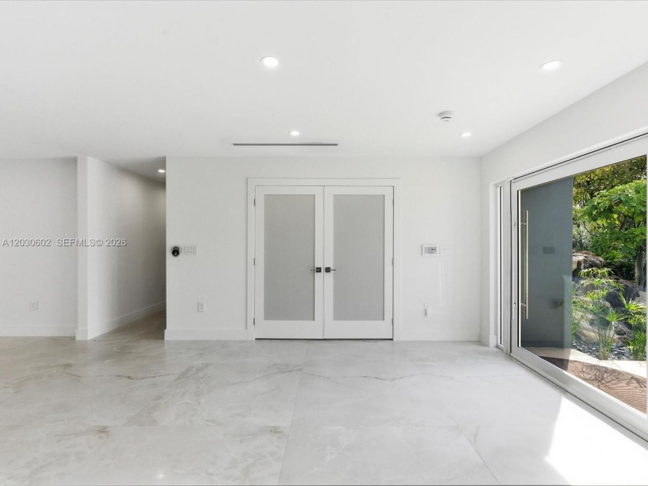 291 E Shore Dr E , Miami, FL 33133 Photo