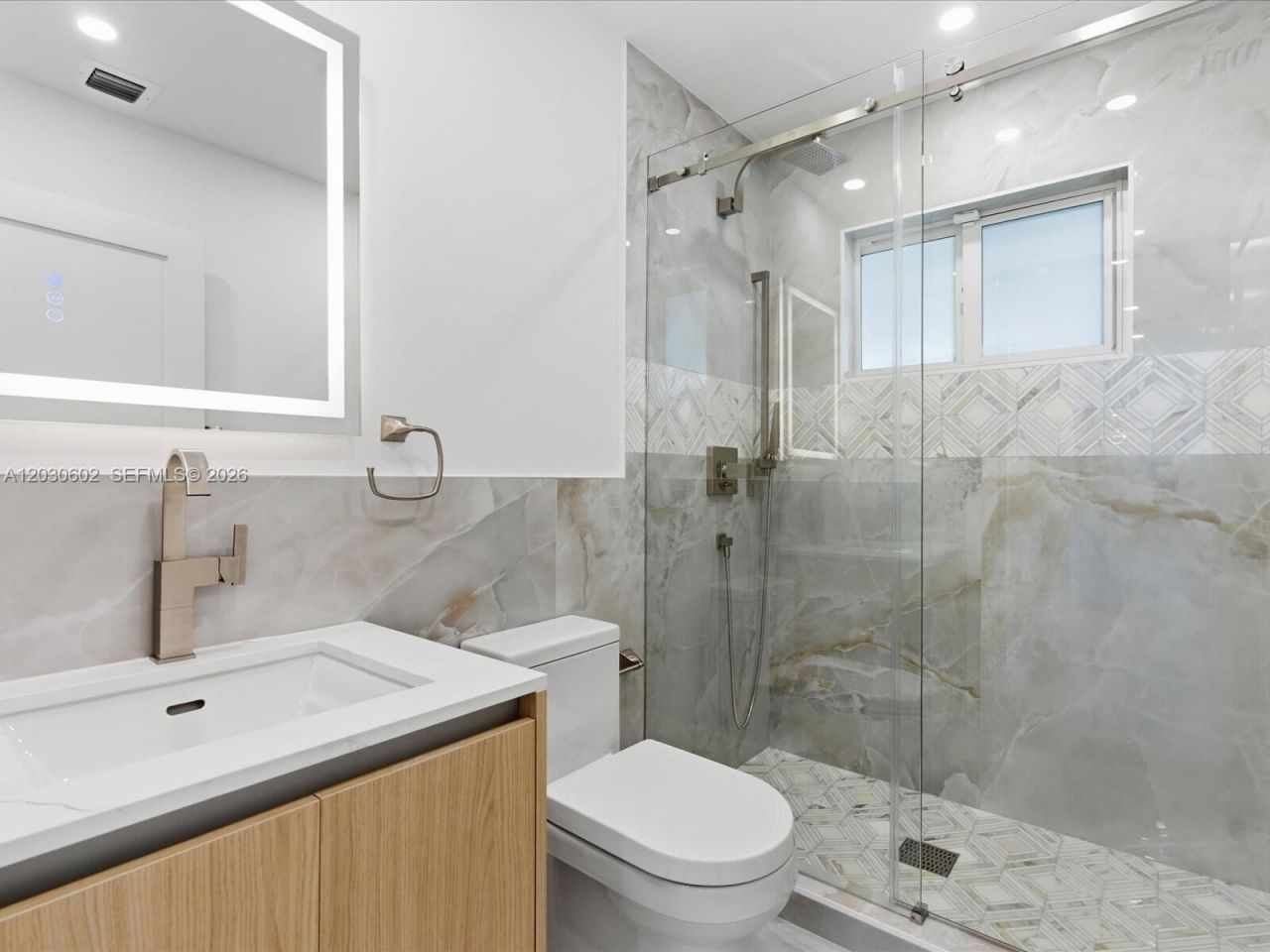 291 E Shore Dr E , Miami, FL 33133 Photo