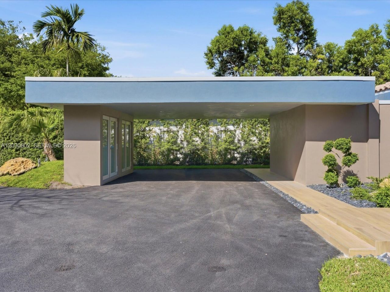 291 E Shore Dr E , Miami, FL 33133 Photo