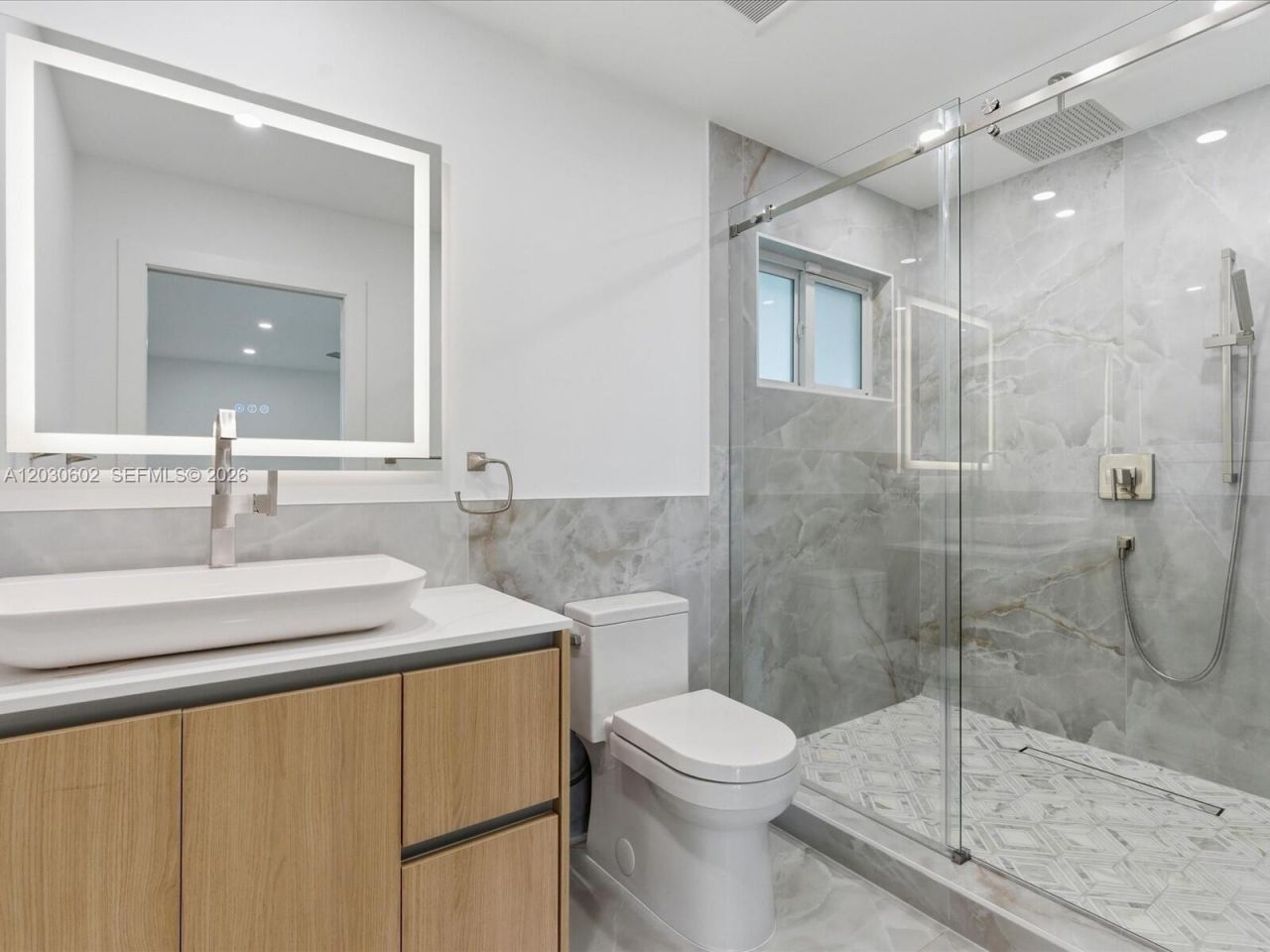 291 E Shore Dr E , Miami, FL 33133 Photo