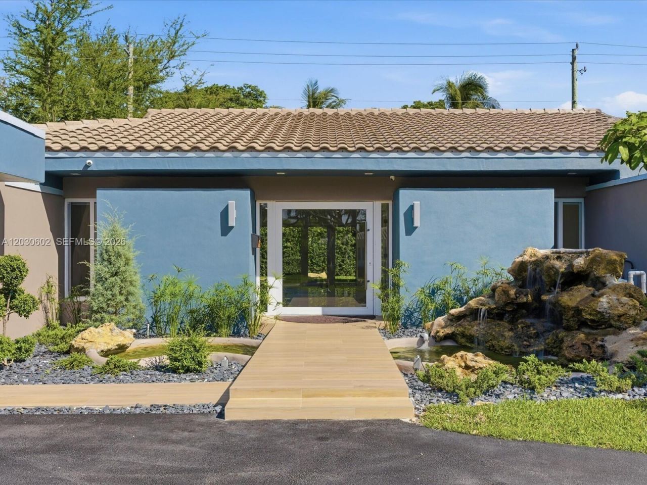 291 E Shore Dr E , Miami, FL 33133 Photo