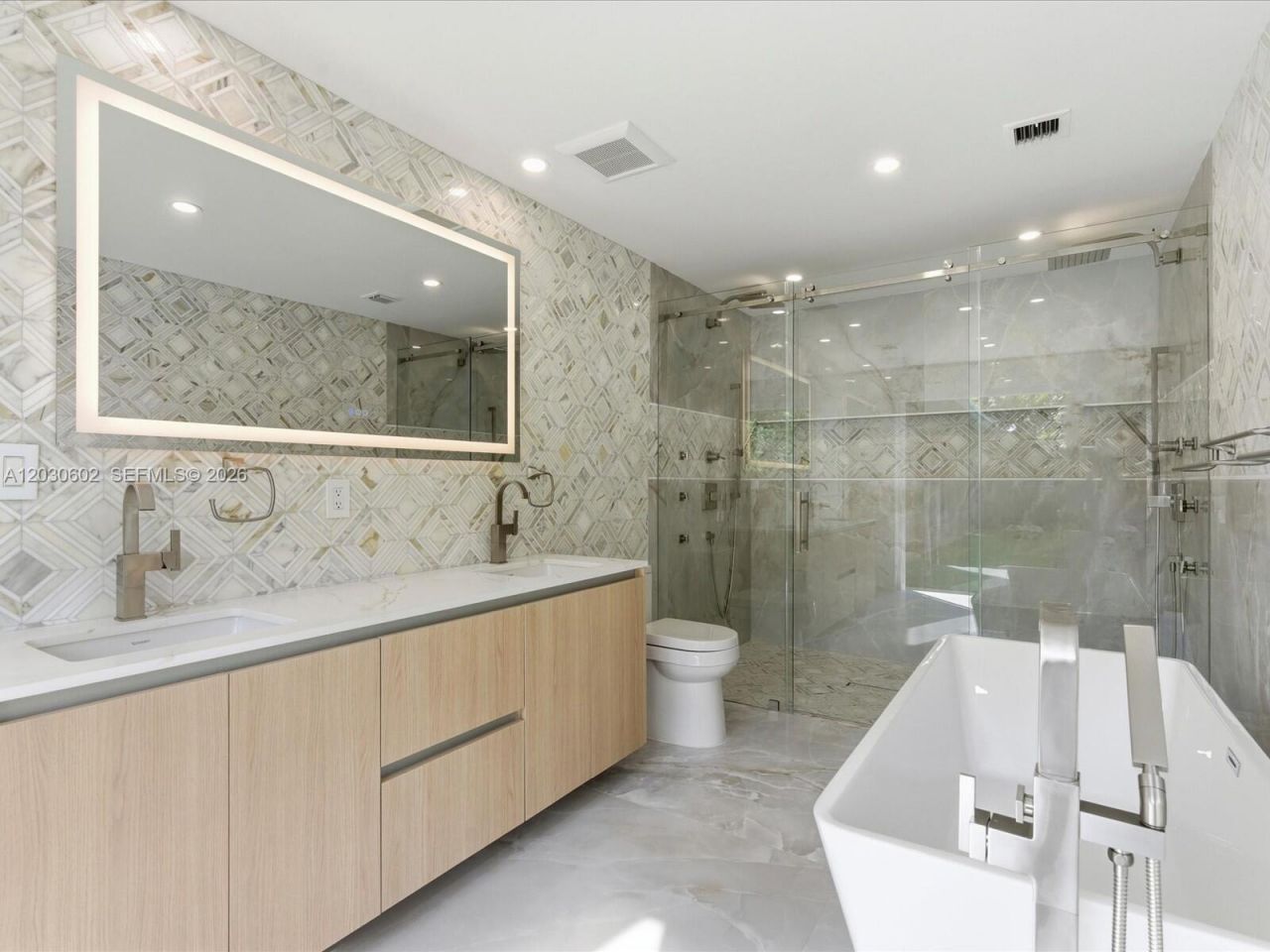 291 E Shore Dr E , Miami, FL 33133 Photo