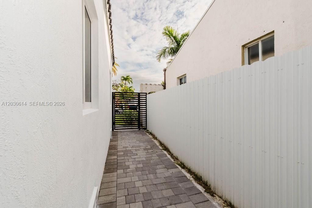 2101 SW 16th Ter, Miami, FL 33145 Photo