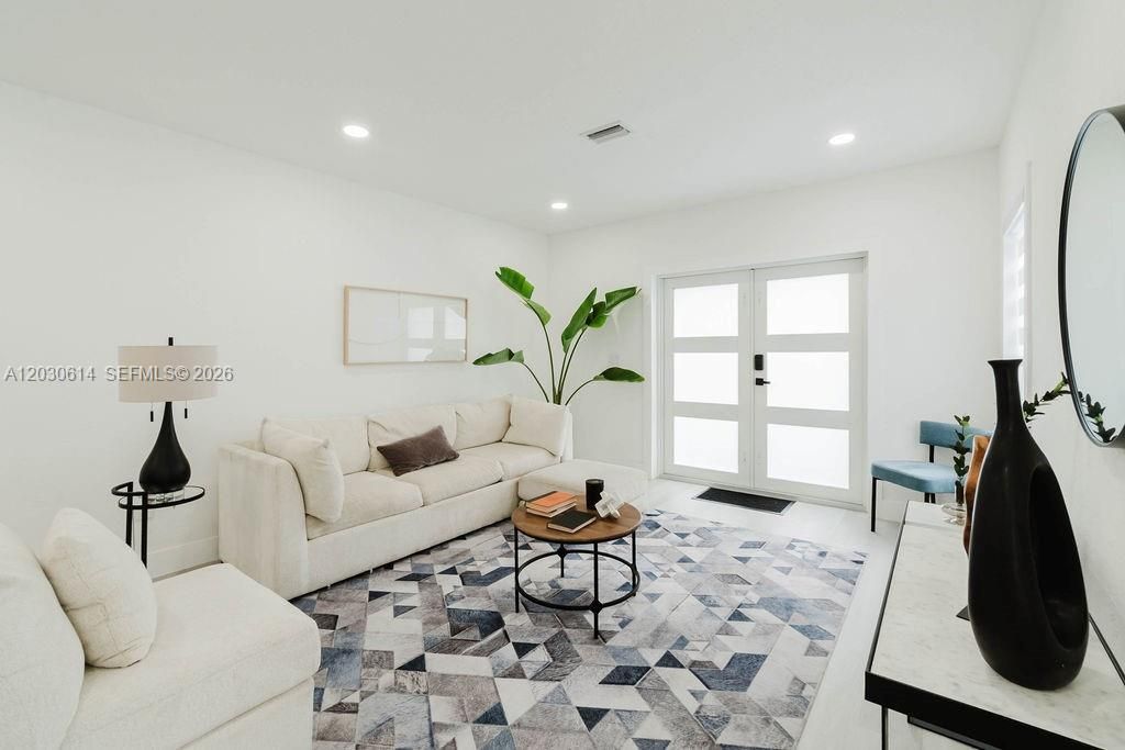 2101 SW 16th Ter, Miami, FL 33145 Photo