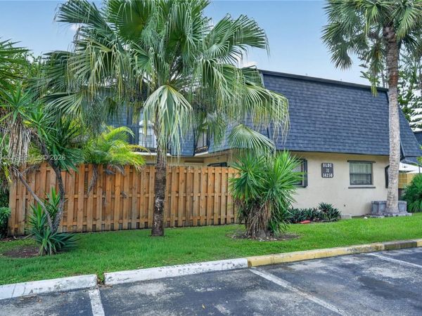 14250 SW 94th Cir Ln , Unit 104-31, Miami, FL 33186