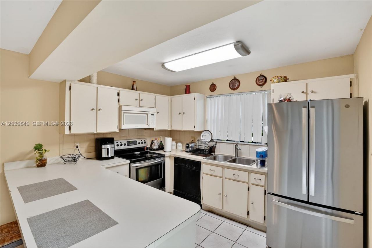 14250 SW 94th Cir Ln, Unit 104-31, Miami, FL 33186 Photo