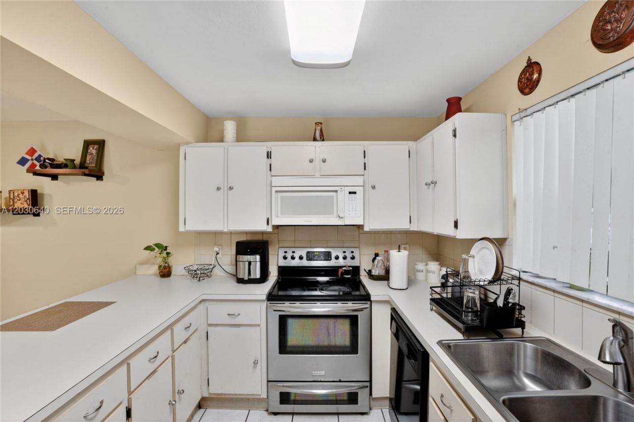 14250 SW 94th Cir Ln, Unit 104-31, Miami, FL 33186 Photo
