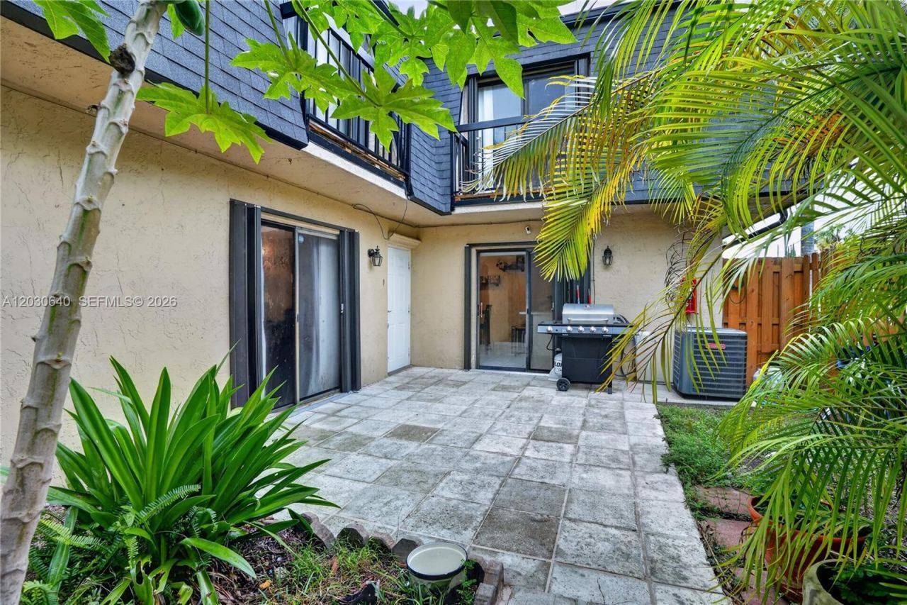14250 SW 94th Cir Ln, Unit 104-31, Miami, FL 33186 Photo