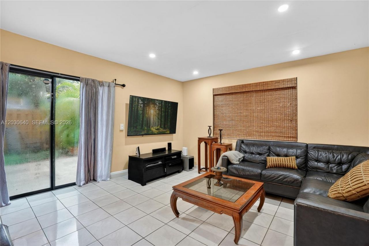 14250 SW 94th Cir Ln, Unit 104-31, Miami, FL 33186 Photo
