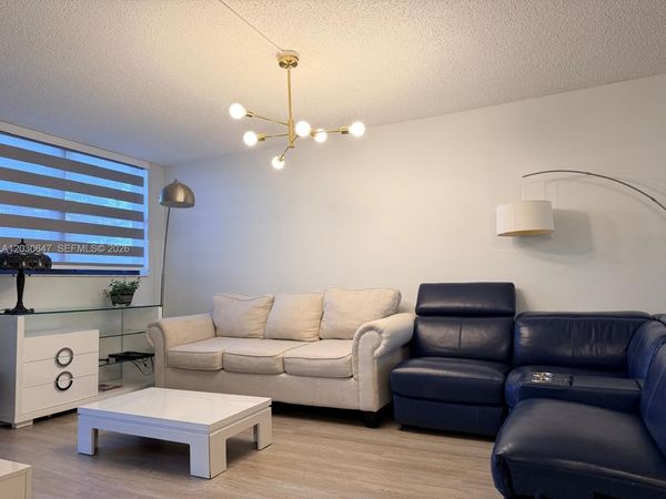 9420 W Flagler St , Unit 309, Miami, FL 33174