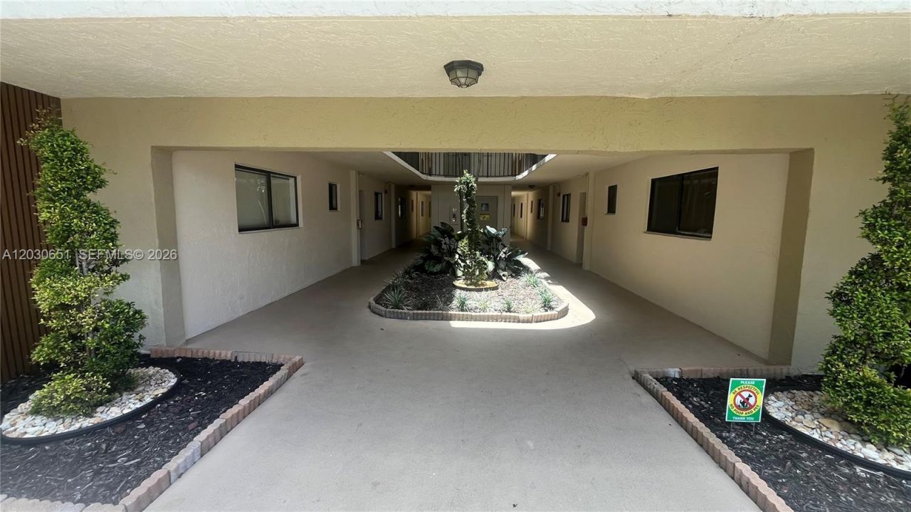 8045 SW 107th Ave, Unit 217, Miami, FL 33173 Photo