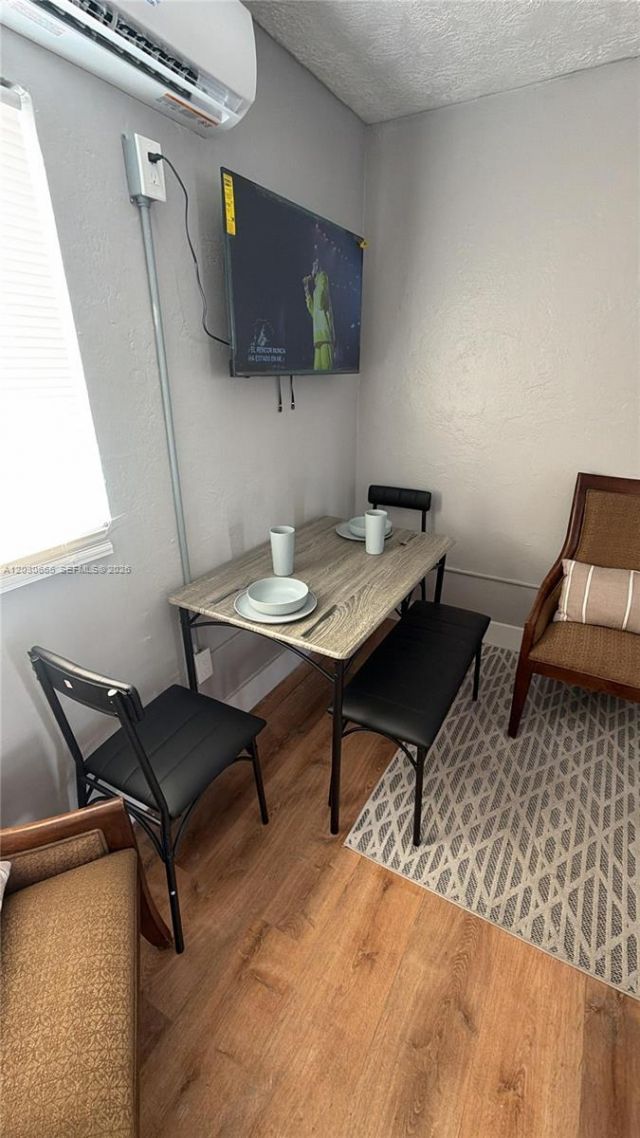615 NE 4th St , Unit 3, Hallandale Beach, FL 33009 Photo