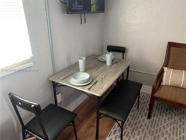615 NE 4th St , Unit 3, Hallandale Beach, FL 33009