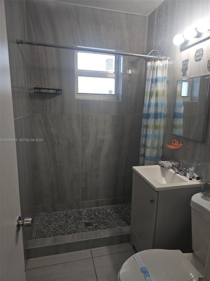615 NE 4th St, Unit 2, Hallandale Beach, FL 33009 Photo