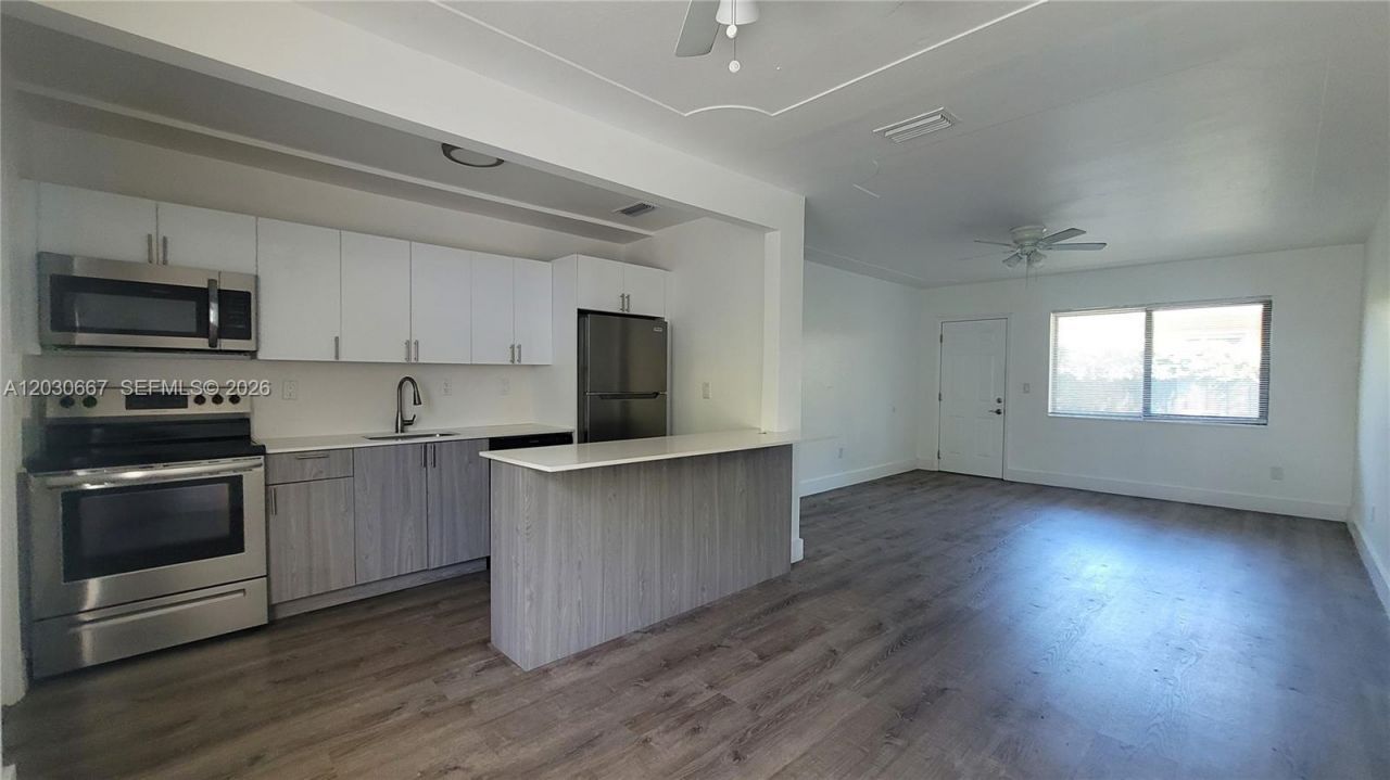 2150 SW 26th St, Unit 7, Miami, FL 33133 Photo