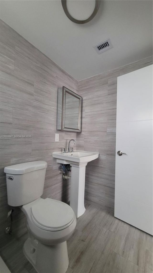 2150 SW 26th St, Unit 7, Miami, FL 33133 Photo