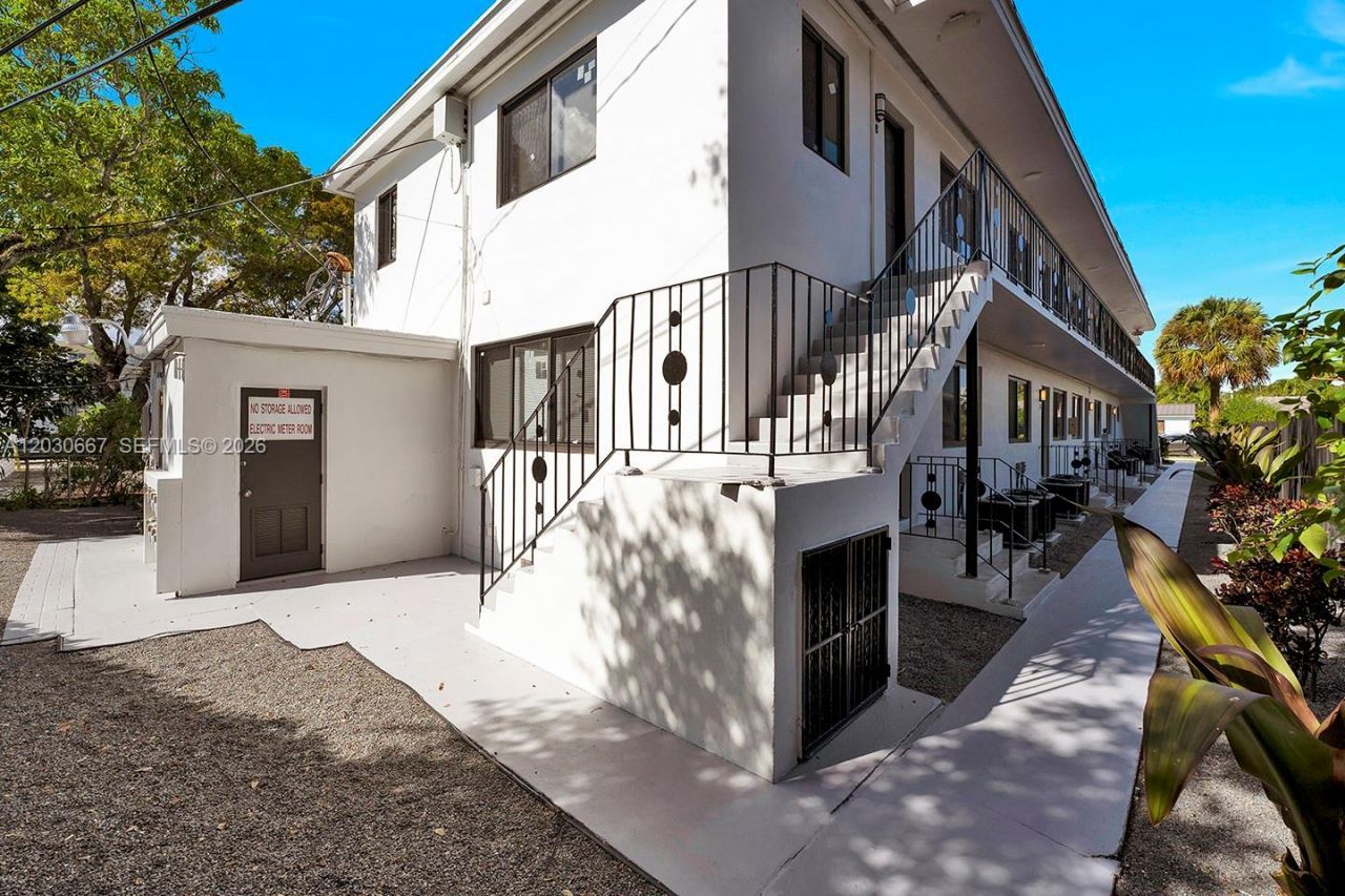 2150 SW 26th St, Unit 7, Miami, FL 33133 Photo