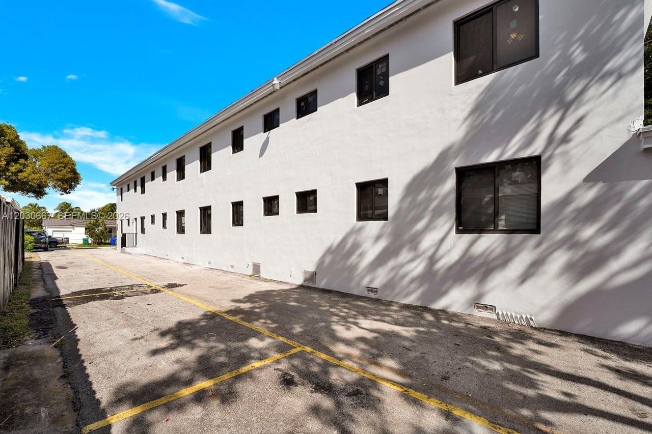 2150 SW 26th St, Unit 7, Miami, FL 33133 Photo