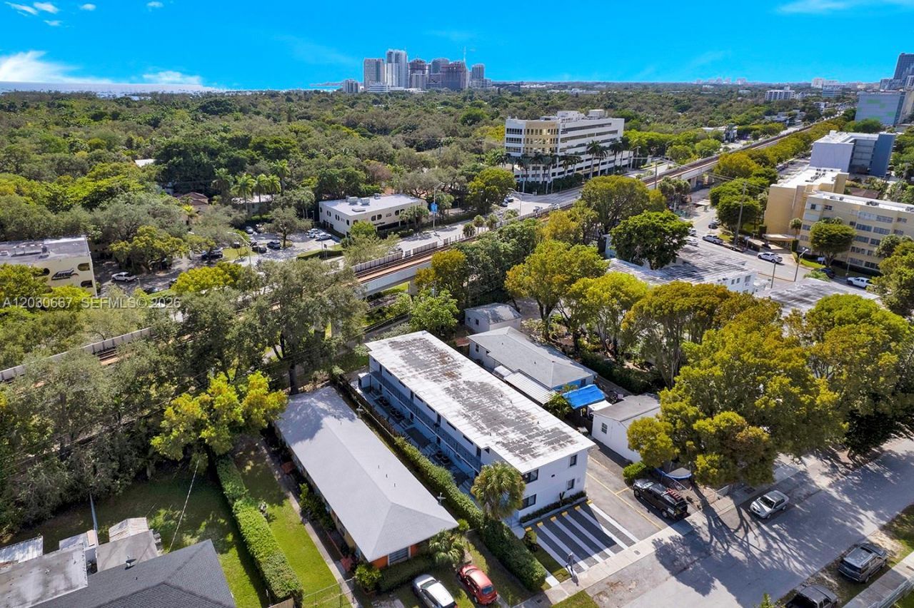2150 SW 26th St, Unit 7, Miami, FL 33133 Photo
