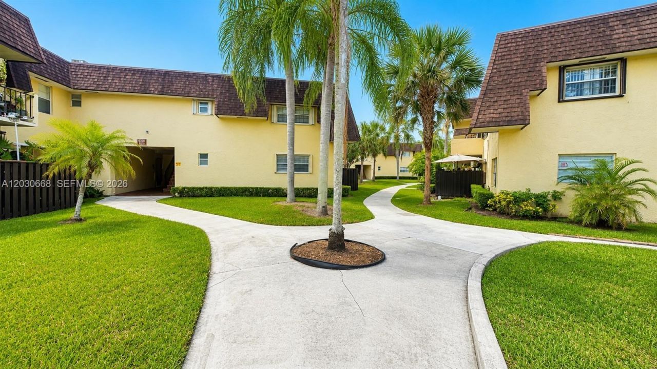 9100 SW 137th Ter, Unit 4-3, Miami, FL 33176 Photo