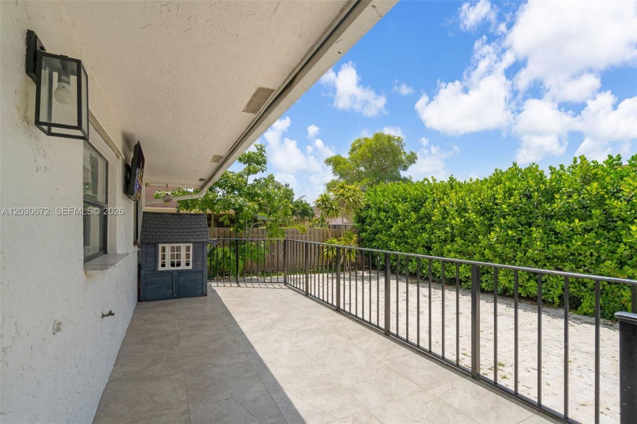 9340 NW 32nd St , Sunrise, FL 33351 Photo