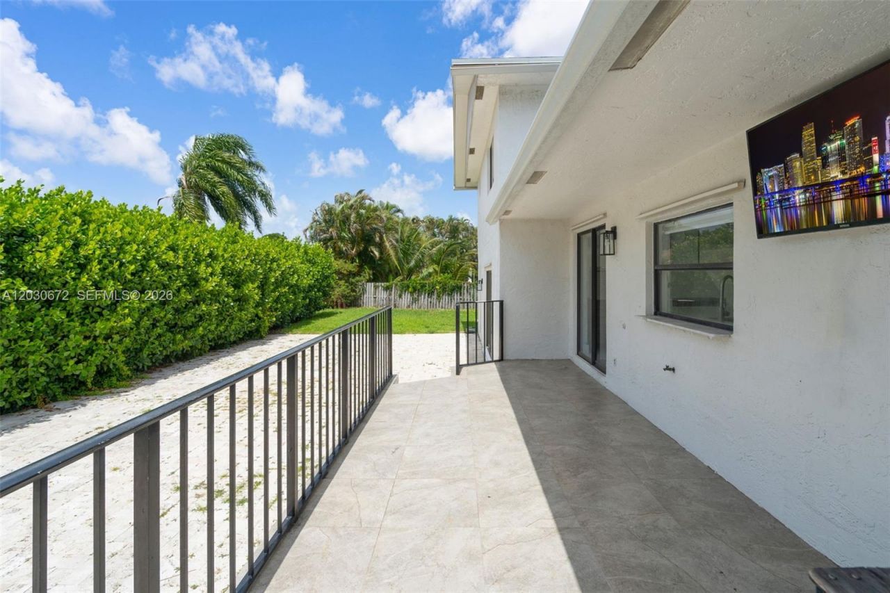 9340 NW 32nd St , Sunrise, FL 33351 Photo
