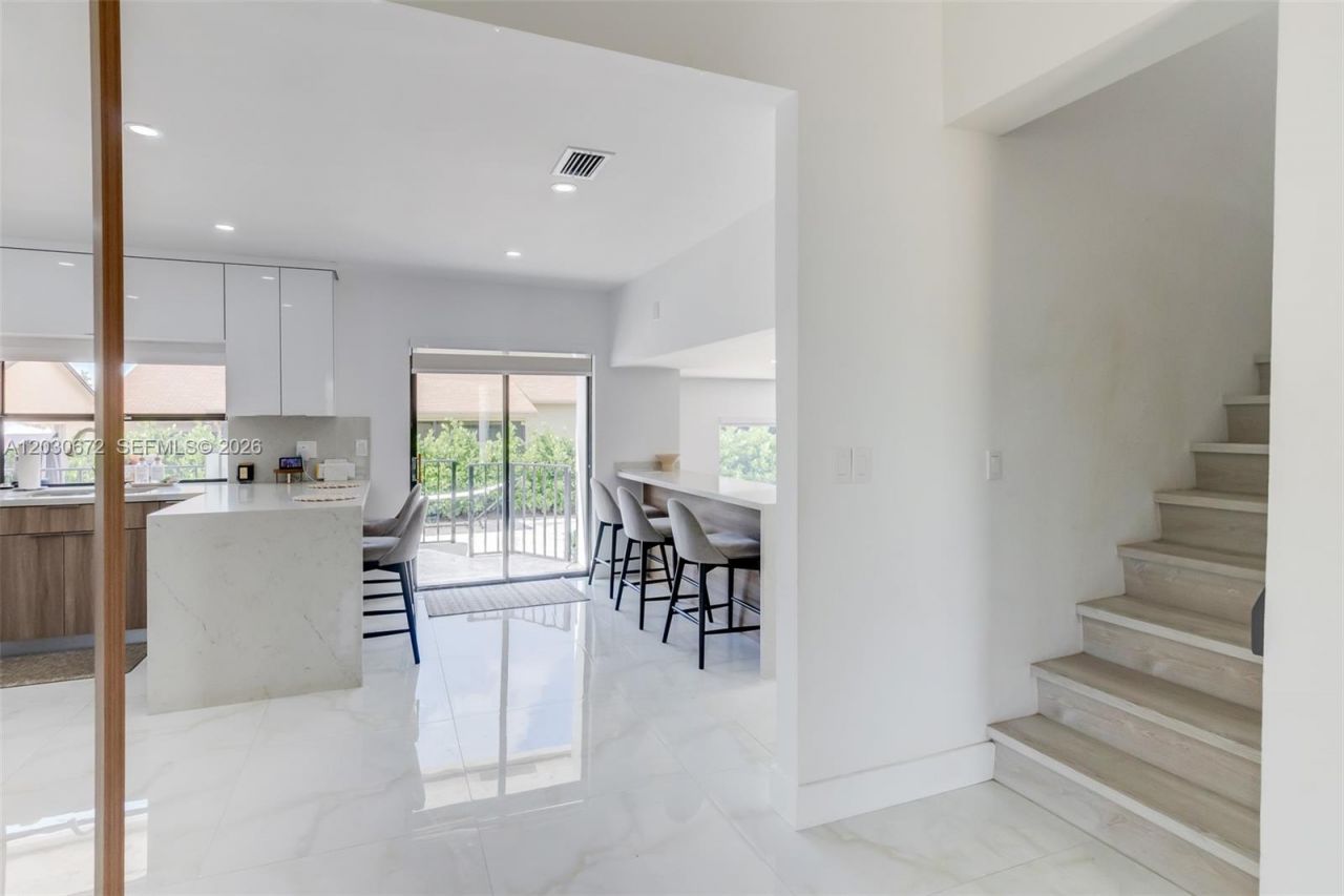 9340 NW 32nd St , Sunrise, FL 33351 Photo
