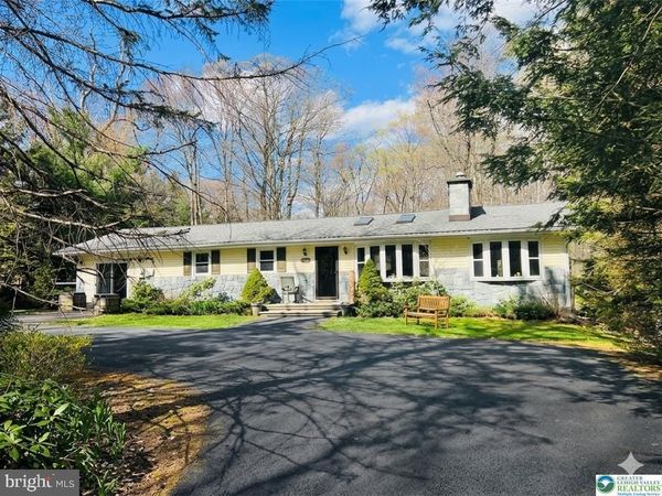 215 LARCH OVAL, TOBYHANNA, PA 18466