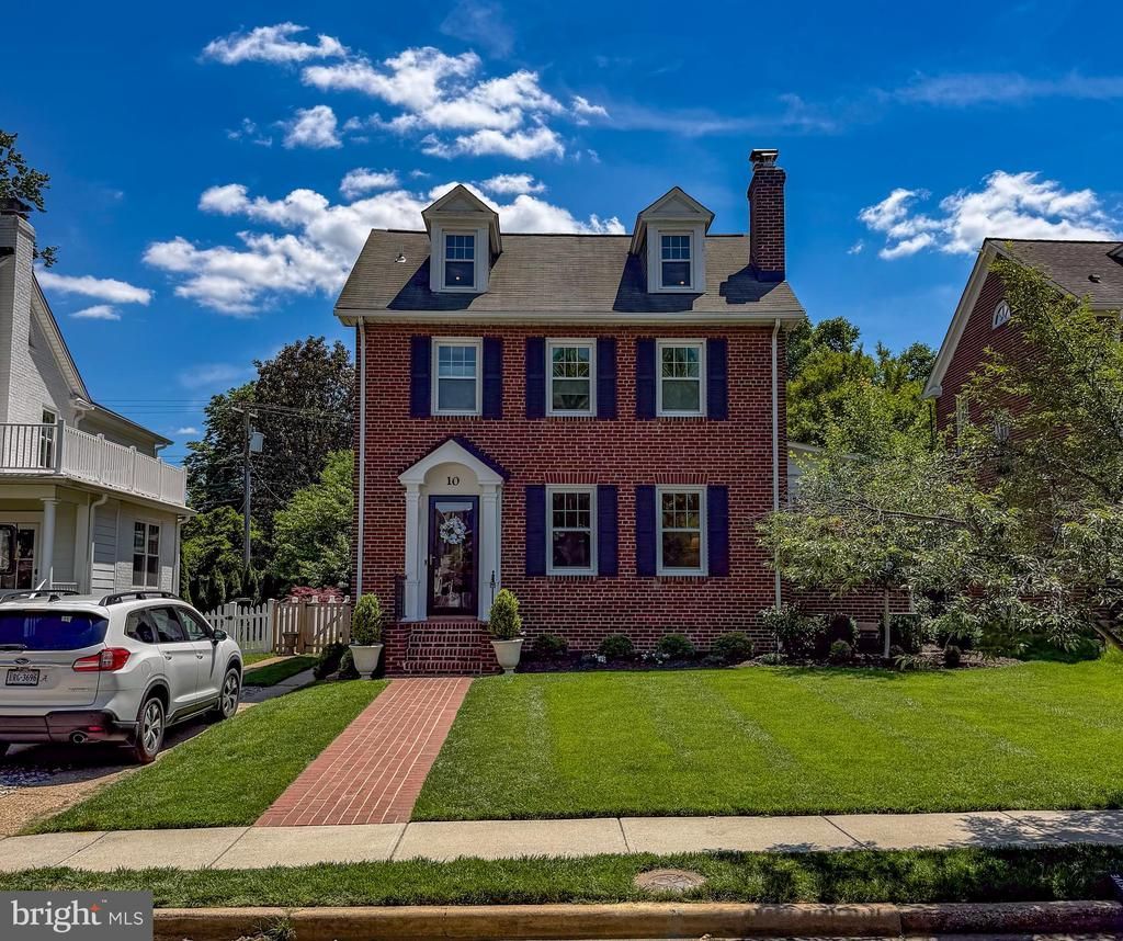 10 W OAK STREET , ALEXANDRIA, VA 22301