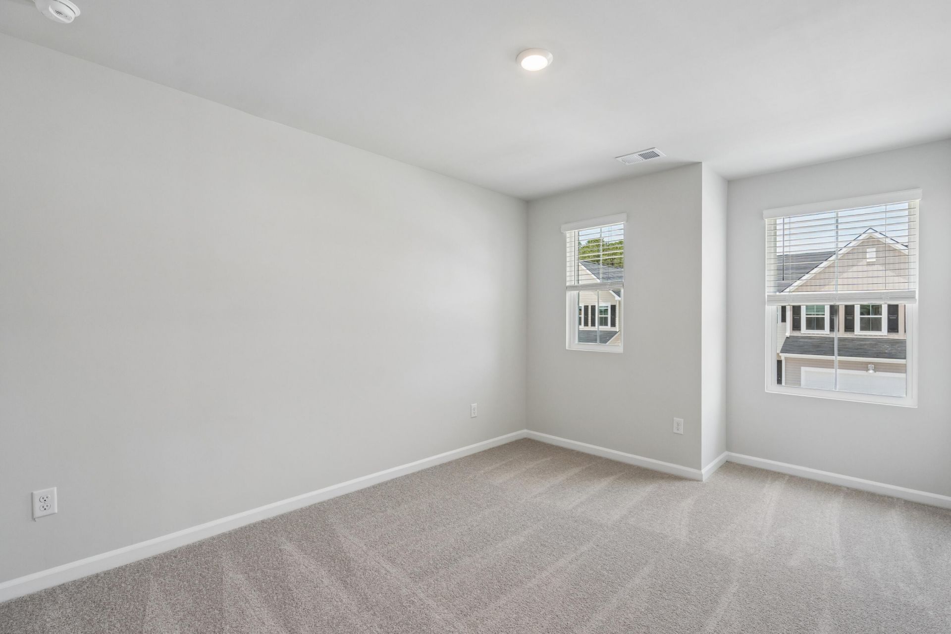 165 Green Thistle Way Photo 4