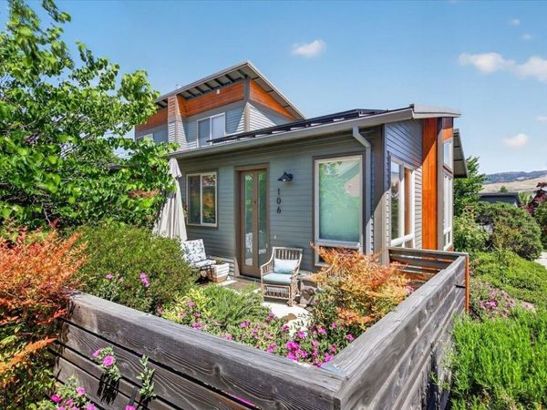 106 Dunn Circle, Ashland, OR 97520