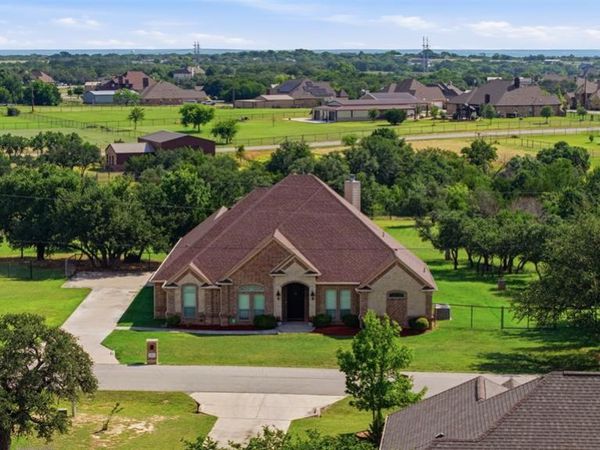 105 Woodlot Lane, Azle, TX 76020