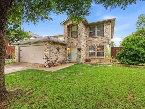 8400 Mild Creek Lane , Denton, TX 76210