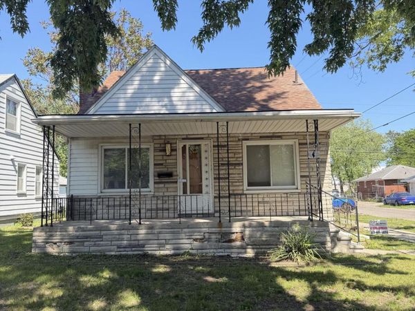 21004 Syracuse Avenue, Warren, MI 48091