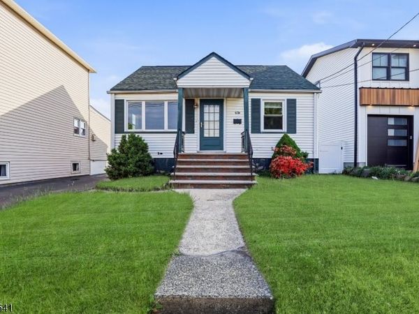 629 Erudo St, Linden, NJ 07036