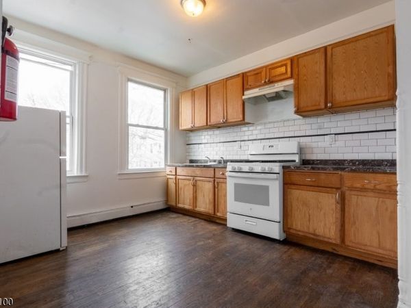 410 Chadwick Ave, Newark, NJ 07112