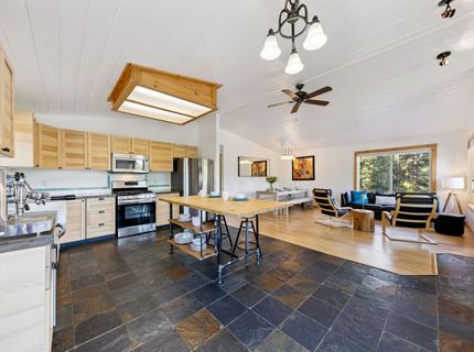 11054 Whitehorse Road, Truckee, CA 96161 Photo