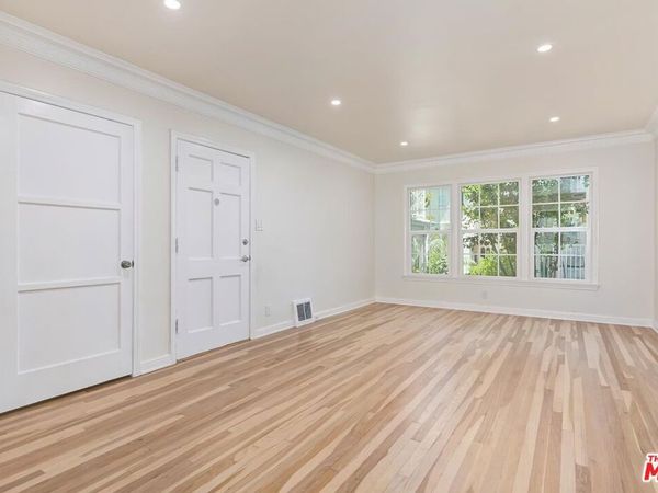 405 1/2 Shirley Place, Beverly Hills, CA 90212