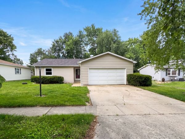 1901 Summit Drive SE, Urbana, IL 61802
