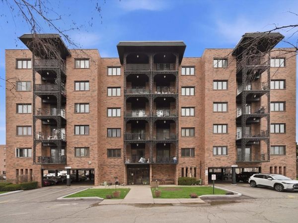 9331 Landings Lane , Unit 504, Des Plaines, IL 60016