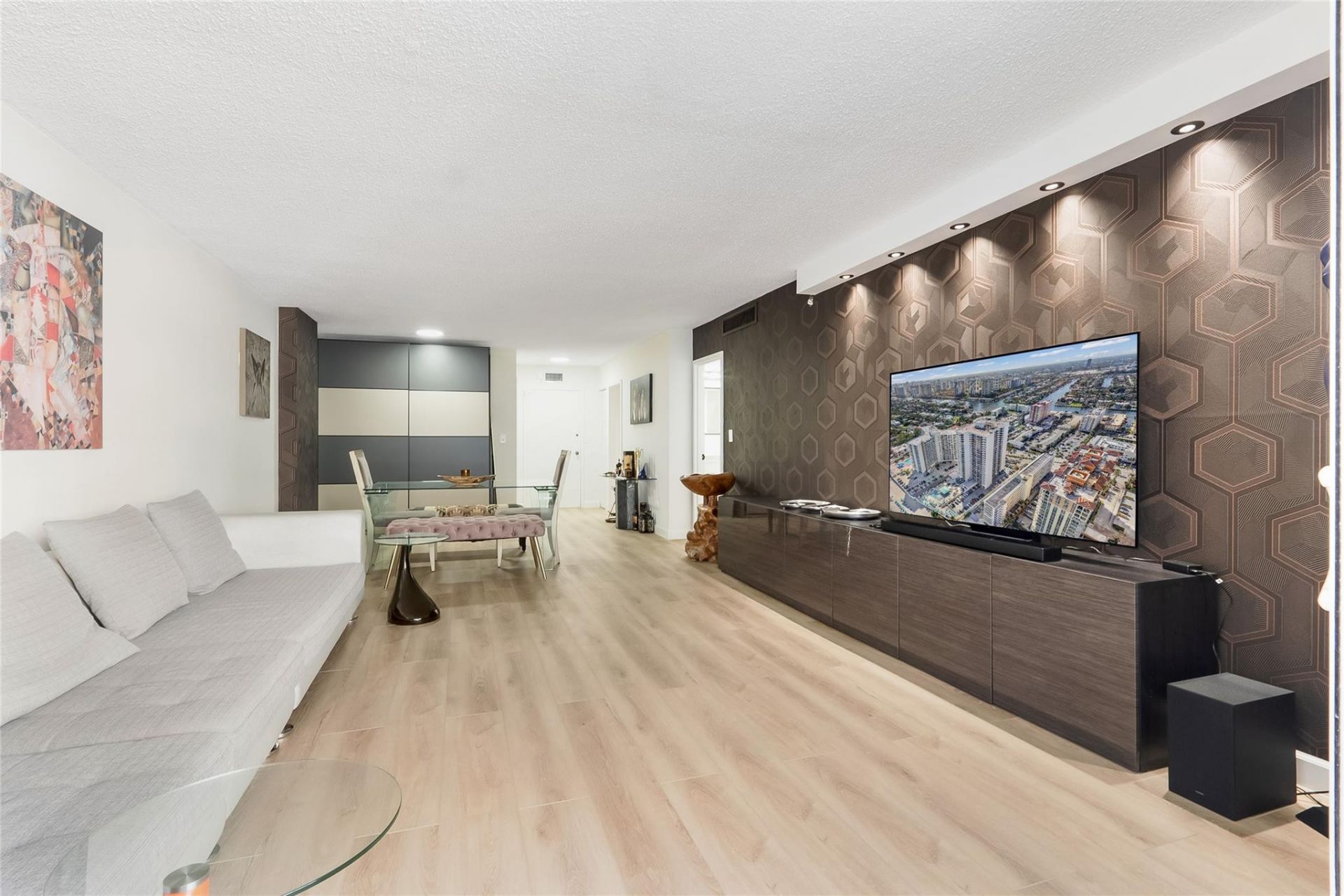 3140 S Ocean Drive, Unit 208, Hallandale Beach, FL 33009 Photo